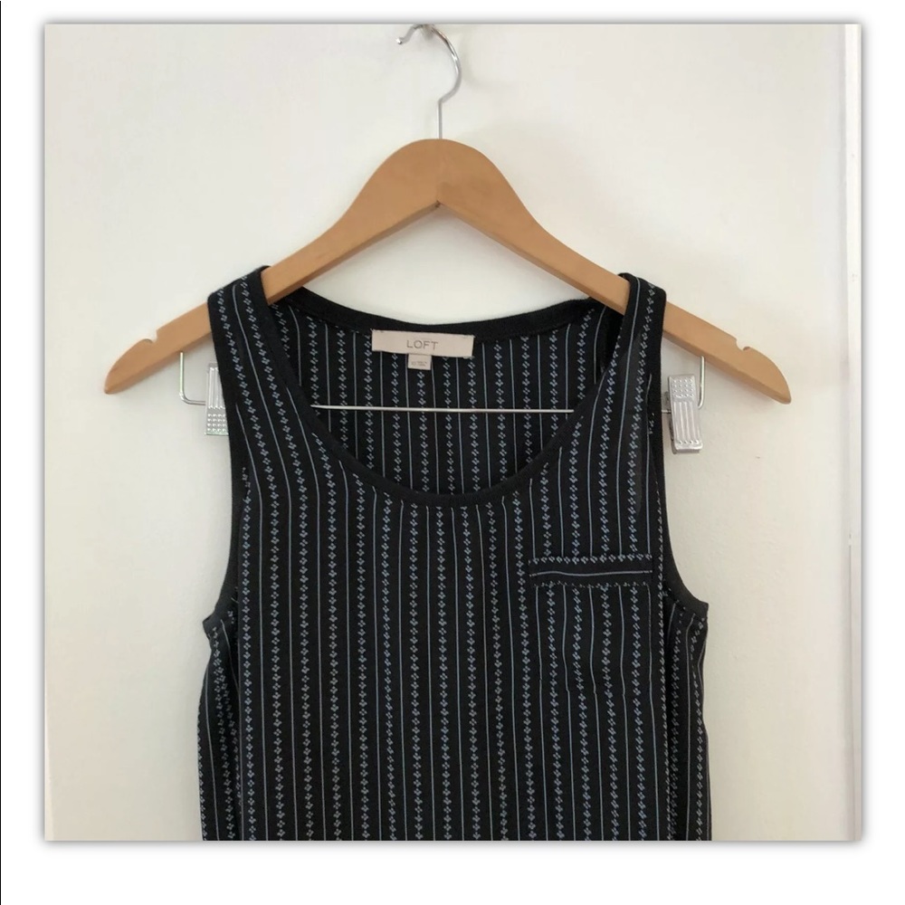 3/$15   Last chance bundle LOFT Ann Taylor Xs Pocket Tanks - Picture 5 of 7